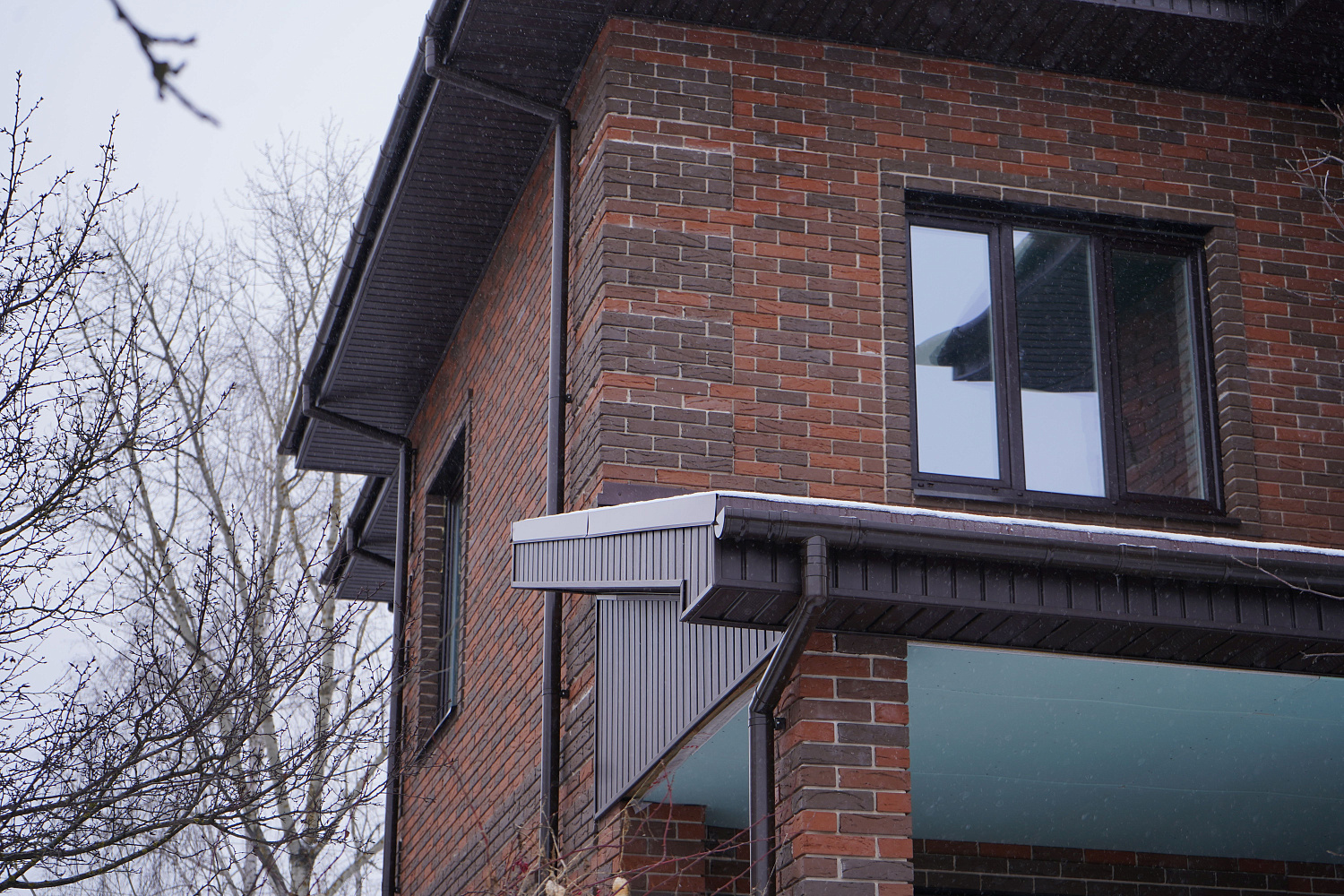 Роскошный двухэтажный дом из кирпича по индивидуальному проекту в Балахне